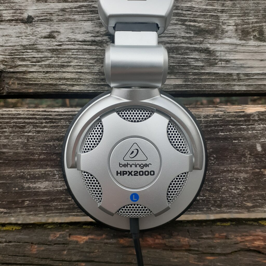 Audiosense DT300 Behringer HPX2000